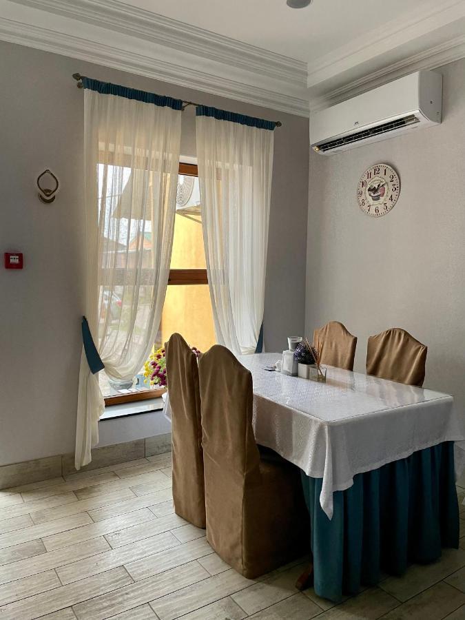 Львівський Hotel Exterior photo
