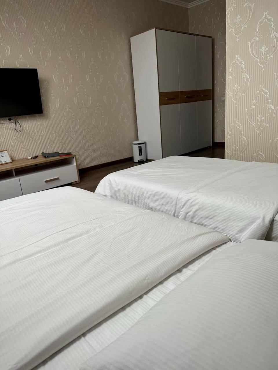 Львівський Hotel Exterior photo