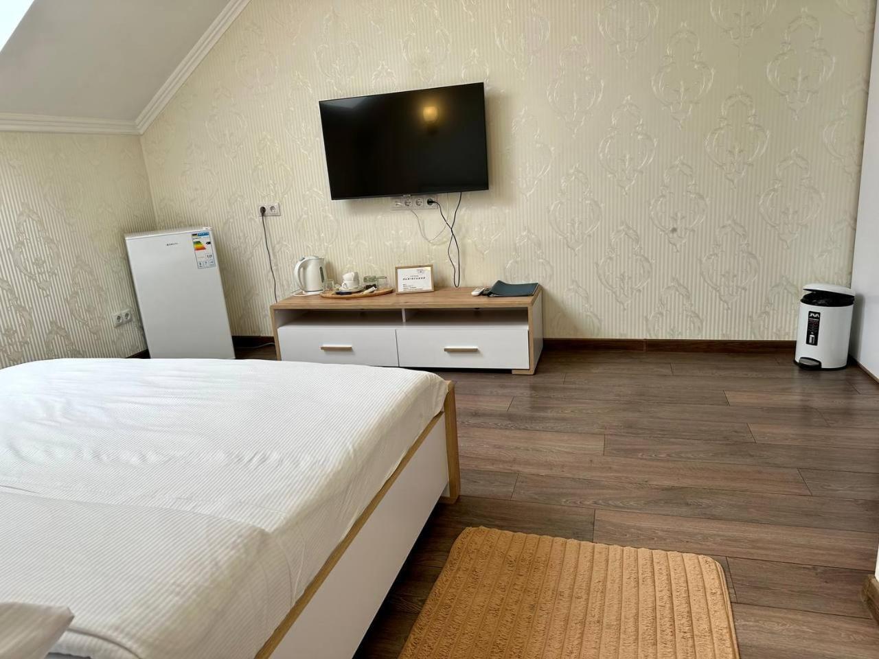 Львівський Hotel Exterior photo